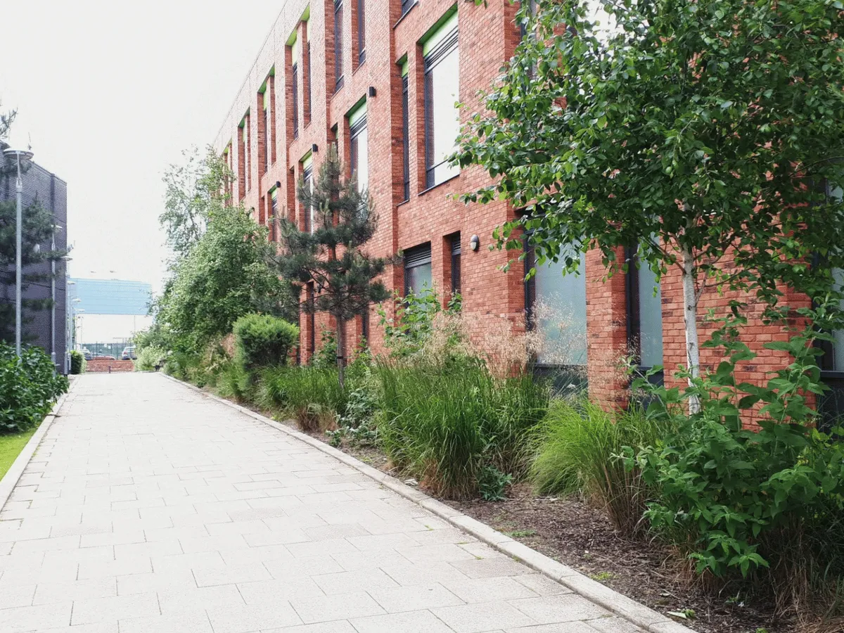 Path through Leeds College of Building